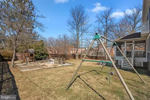 Exterior - 1415 Ballard St, Silver Spring, MD 20910 photo 13 of 17
