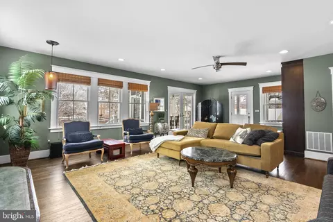 Living - 1415 Ballard St, Silver Spring, MD 20910 photo 2 of 3
