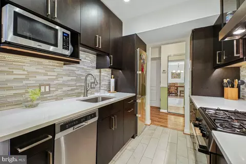 4970 Battery Ln #208, Bethesda, MD 20814
