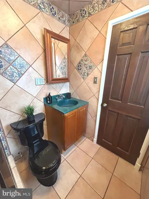 Bath - 8542 Manchester Rd #1-6, Silver Spring, MD 20901 photo 3 of 3