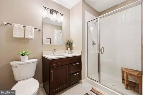 Bath - 1320 Fenwick Ln #203, Silver Spring, MD 20910 photo 1 of 1