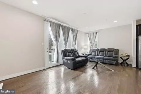 Living - 2511 Auden Dr, Silver Spring, MD 20906 photo 1 of 1