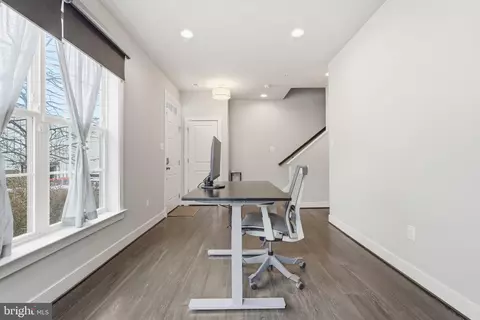 Entry Way - 2511 Auden Dr, Silver Spring, MD 20906 photo 2 of 10