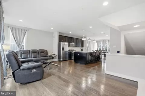 Entry Way - 2511 Auden Dr, Silver Spring, MD 20906 photo 7 of 10