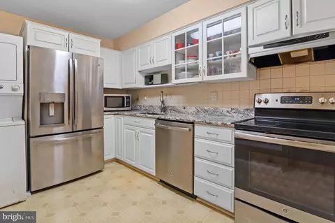 Kitchen - 15115 Interlachen Dr #3-506, Silver Spring, MD 20906 photo 1 of 2
