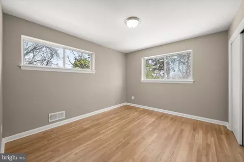Bedroom - 411 Dennis Ave, Silver Spring, MD 20901 photo 5 of 6