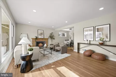 Living - 411 Dennis Ave, Silver Spring, MD 20901 photo 2 of 3