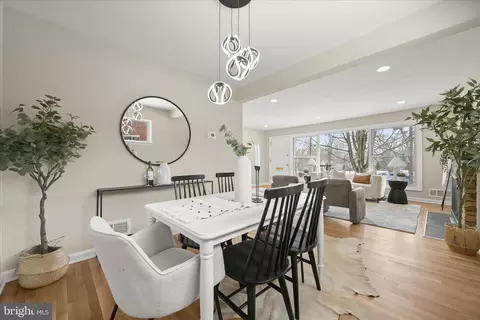 Dining - 411 Dennis Ave, Silver Spring, MD 20901 photo 2 of 2