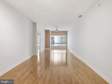Living - 8005 13th St #411, Silver Spring, MD 20910 photo 4 of 7