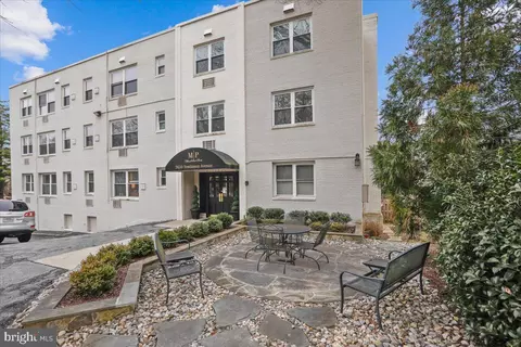 7630 Tomlinson Ave #L-16, Cabin John, MD 20818