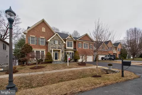 1018 Heartfields Dr, Silver Spring, MD 20904 photo 2