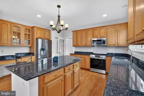 1018 Heartfields Dr, Silver Spring, MD 20904 photo 9