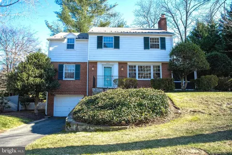 4907 Scarsdale Rd, Bethesda, MD 20816