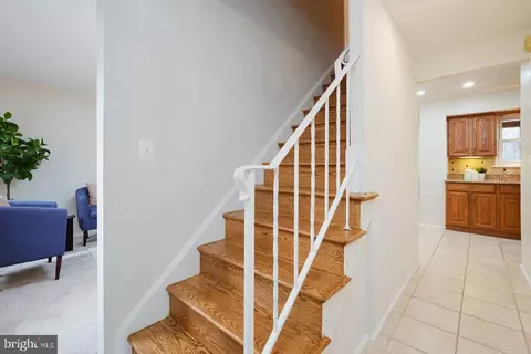 Entry Way - 14316 Piccadilly Rd, Silver Spring, MD 20906 photo 3 of 4