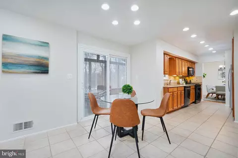 Entry Way - 14316 Piccadilly Rd, Silver Spring, MD 20906 photo 1 of 4