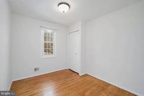 Bedroom - 14316 Piccadilly Rd, Silver Spring, MD 20906 photo 3 of 7