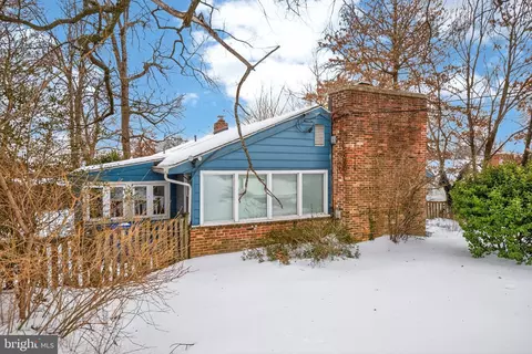 Exterior - 8403 Tahona Dr, Silver Spring, MD 20903 photo 4 of 8