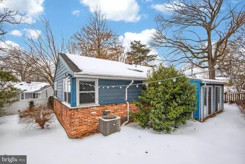 Exterior - 8403 Tahona Dr, Silver Spring, MD 20903 photo 5 of 8