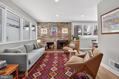 Living - 8403 Tahona Dr, Silver Spring, MD 20903 photo 2 of 3