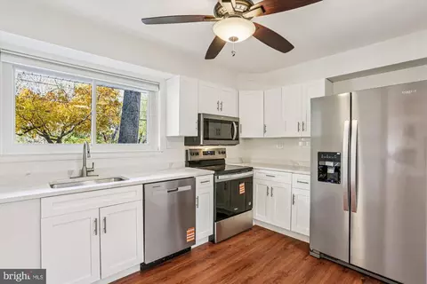 Kitchen - 420 Lamberton Dr, Silver Spring, MD 20902 photo 2 of 3