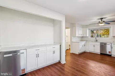 Kitchen - 420 Lamberton Dr, Silver Spring, MD 20902 photo 3 of 3