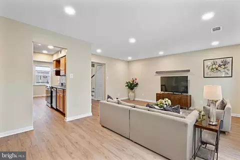 Living - 17425 Hughes Rd, Poolesville, MD 20837 photo 1 of 4