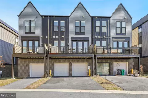 Exterior - 8012 Grove St, Silver Spring, MD 20910 photo 6 of 8
