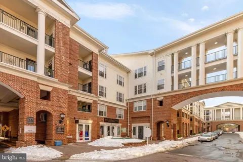 11 Arch Pl #368, Gaithersburg, MD 20878