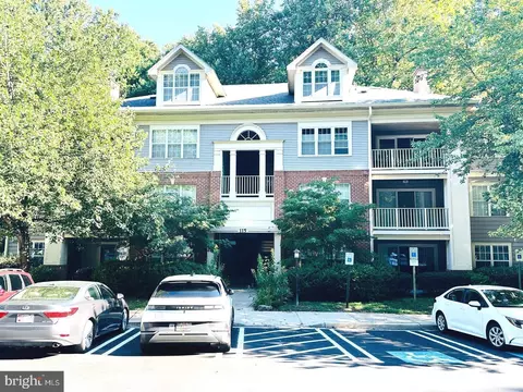 115 Timberbrook Ln #101, Gaithersburg, MD 20878