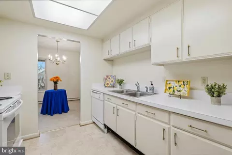 Kitchen - 3400 Gleneagles Dr #73-3H, Silver Spring, MD 20906 photo 2 of 4