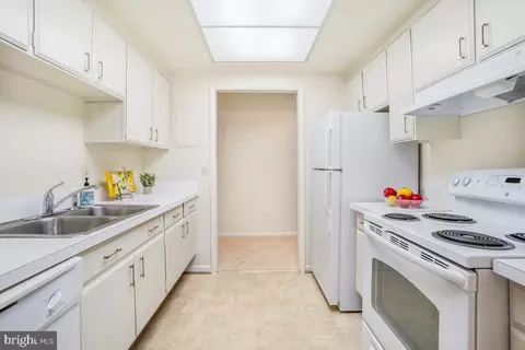 Kitchen - 3400 Gleneagles Dr #73-3H, Silver Spring, MD 20906 photo 4 of 4