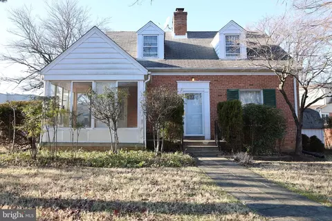 8208 Maple Ridge Rd, Bethesda, MD 20814