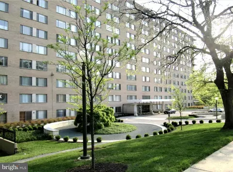 1900 Lyttonsville Rd #717, Silver Spring, MD 20910
