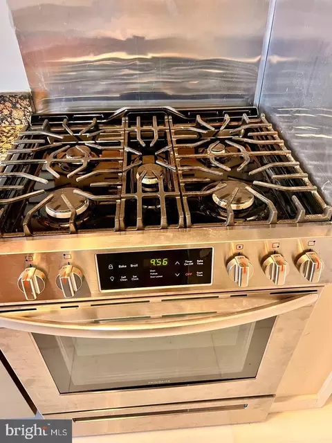 Kitchen - 1900 Lyttonsville Rd #717, Silver Spring, MD 20910 photo 3 of 4