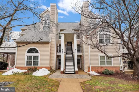 913 Hillside Lake Ter #413, Gaithersburg, MD 20878