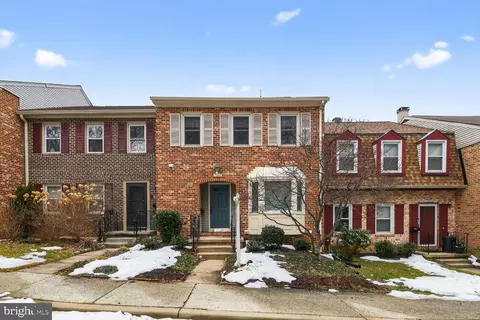 7607 Heatherton Ln, Potomac, MD 20854