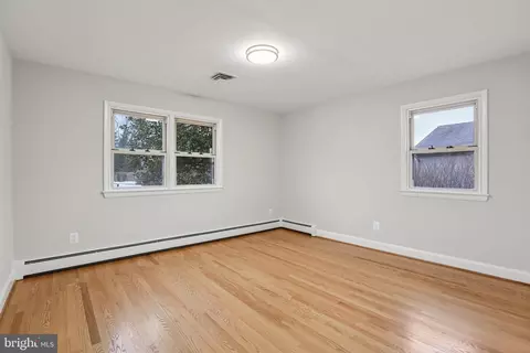 Bedroom - 216 Paula Lynn Dr, Silver Spring, MD 20904 photo 7 of 8