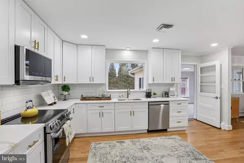 Kitchen - 216 Paula Lynn Dr, Silver Spring, MD 20904 photo 2 of 3