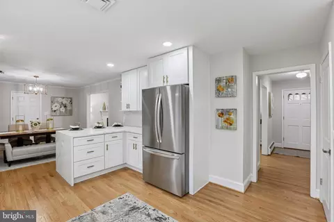 Entry Way - 216 Paula Lynn Dr, Silver Spring, MD 20904 photo 3 of 4