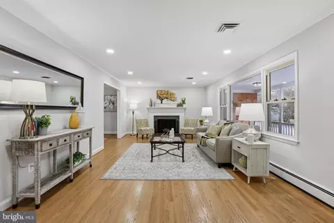 Living - 216 Paula Lynn Dr, Silver Spring, MD 20904 photo 1 of 2
