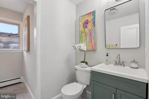 Bath - 216 Paula Lynn Dr, Silver Spring, MD 20904 photo 2 of 4