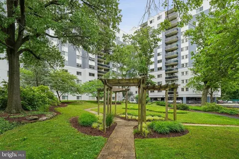 7333 New Hampshire Ave #712 S, Takoma Park, MD 20912