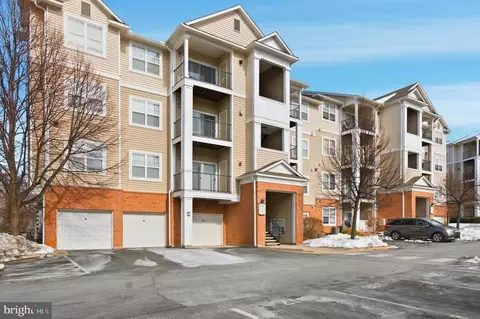 13501 Derry Glen Ct #203, Germantown, MD 20874