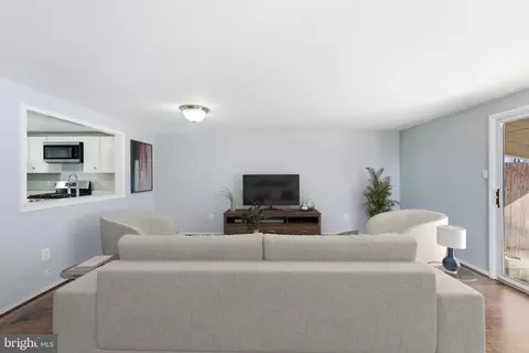 Living - 14629 Sandy Ridge Rd, Silver Spring, MD 20905 photo 4 of 11