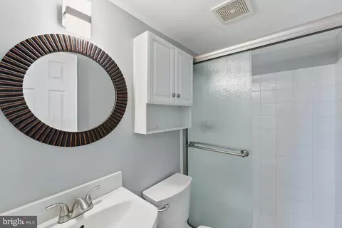 Bath - 14629 Sandy Ridge Rd, Silver Spring, MD 20905 photo 3 of 3