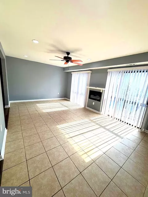 Living - 2346 Sun Valley Cir #2-A, Silver Spring, MD 20906 photo 1 of 1