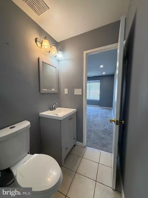 Bath - 2346 Sun Valley Cir #2-A, Silver Spring, MD 20906 photo 4 of 4