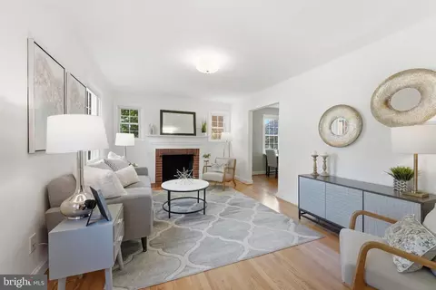 Living - 9604 Garwood St, Silver Spring, MD 20901 photo 3 of 3