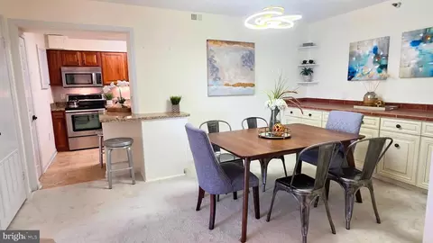 Dining - 15107 Interlachen Dr #2-515, Silver Spring, MD 20906 photo 4 of 4