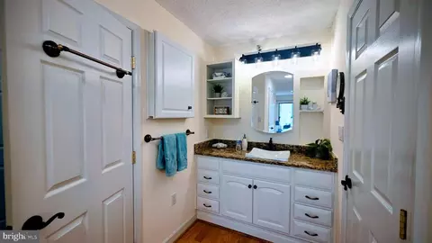 Bath - 15107 Interlachen Dr #2-515, Silver Spring, MD 20906 photo 1 of 3